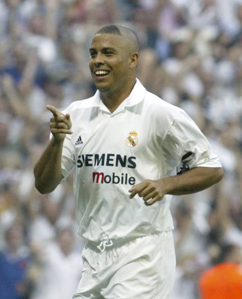 Nella stagione 2002-2003 il Real Madrid di Ronaldo vince la Liga (Ap)